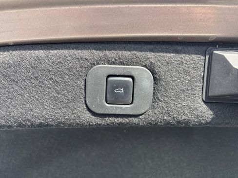 Used 2018 Lincoln Continental Reserve w/ Continental Climate Package image 28