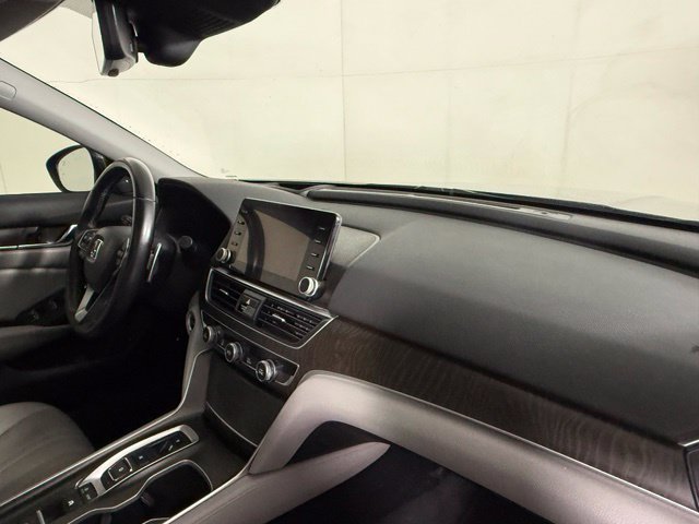 Used 2020 Honda Accord Touring image 30
