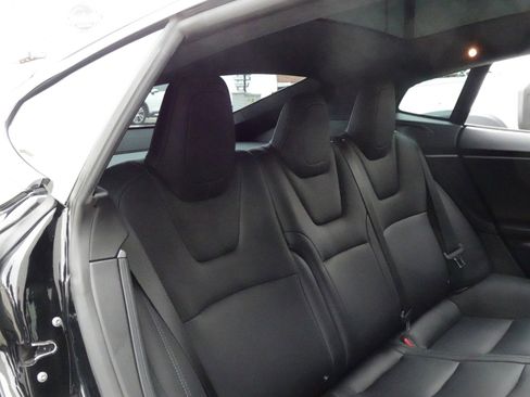 Used 2020 Tesla Model S Long Range Plus image 20