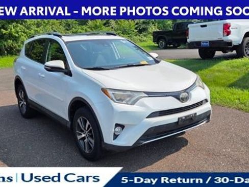 Used 2018 Toyota RAV4 XLE AWD/4WD image 1