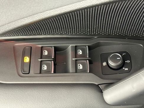 New 2026 Volkswagen Tiguan SE R-Line image 18