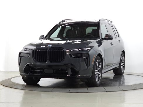 Used 2027 BMW X7 xDrive40i w/ M Sport Package AWD/4WD image 3