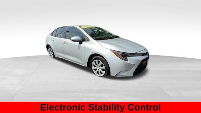 Used 2025 Toyota Corolla LE FWD image 37