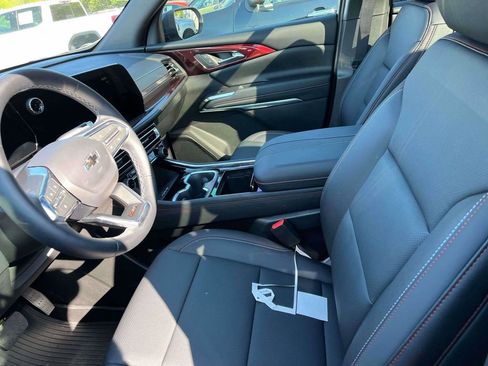 Used 2026 Chevrolet Traverse Z71 w/ Driver Confidence Package image 5