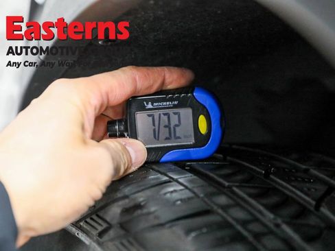 Used 2022 GMC Acadia SLE image 30