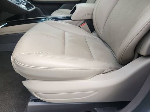 Used 2022 Lincoln Corsair AWD w/ Premium Package image 23