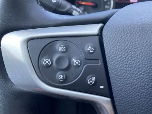 Used 2024 GMC Terrain SLT image 31