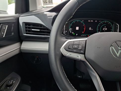 Certified 2023 Volkswagen Taos SEL AWD/4WD image 21
