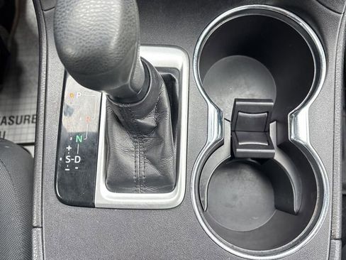 Used 2018 Toyota Highlander LE image 18