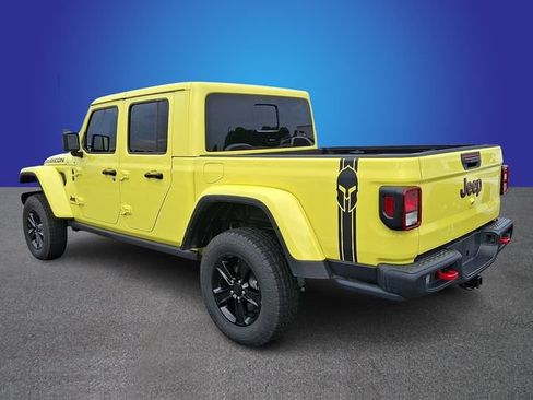 Used 2023 Jeep Gladiator Rubicon w/ Cold Weather Group AWD/4WD image 6