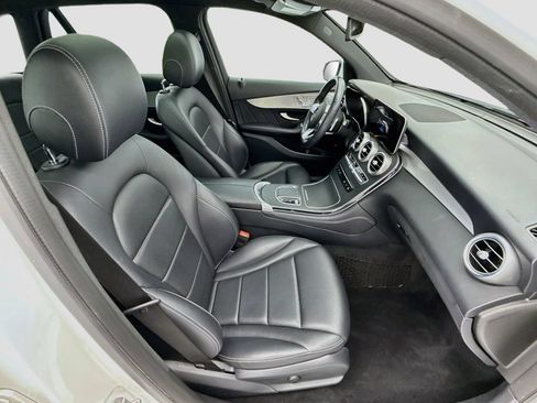 Used 2020 Mercedes-Benz GLC 300 image 19