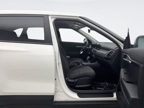 Used 2025 Kia Seltos LX AWD/4WD image 16
