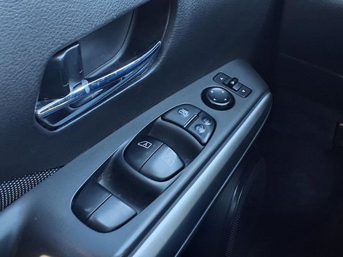 Used 2020 Nissan Kicks SV image 19