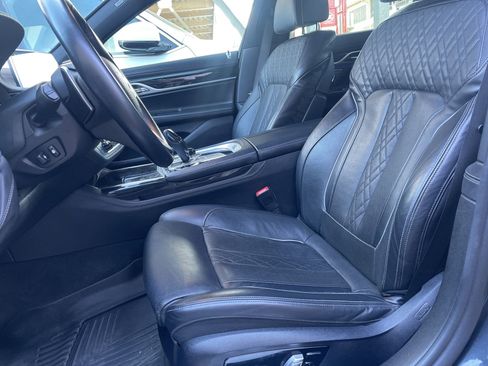 Used 2019 BMW 750i xDrive w/ Executive Package image 11