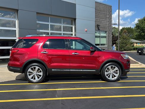Used 2018 Ford Explorer Limited AWD/4WD image 4