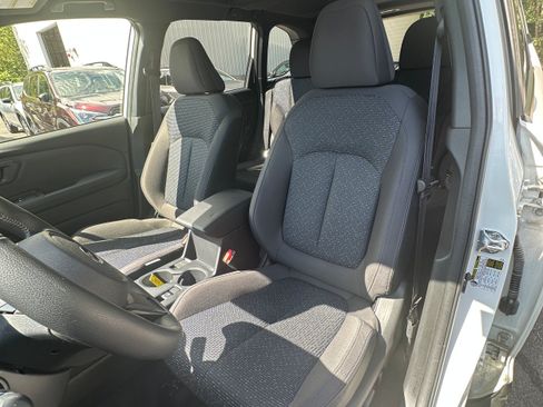 Used 2025 Subaru Forester Premium AWD/4WD image 17