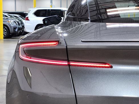 Used 2021 Aston Martin DB11 Coupe RWD image 35
