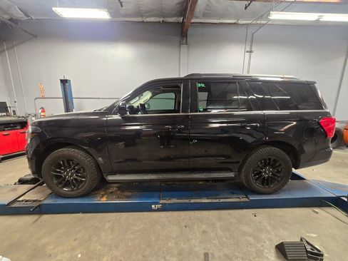 Used 2024 Ford Expedition XLT image 8