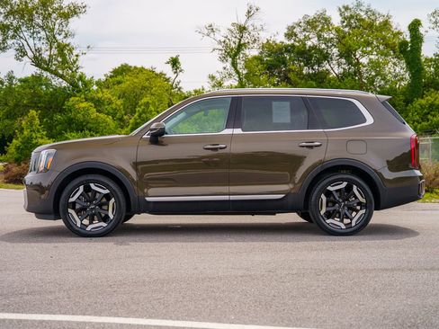 Used 2025 Kia Telluride S AWD/4WD image 4