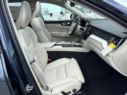 New 2026 Volvo XC60 T8 Ultra w/ Protection Package Premier AWD/4WD image 17