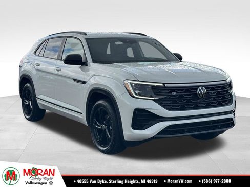 Certified 2025 Volkswagen Atlas Cross Sport SEL R-Line AWD/4WD image 7
