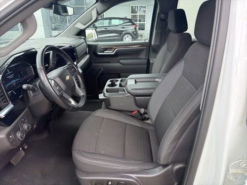 Certified 2025 Chevrolet Silverado 1500 LT RWD image 5