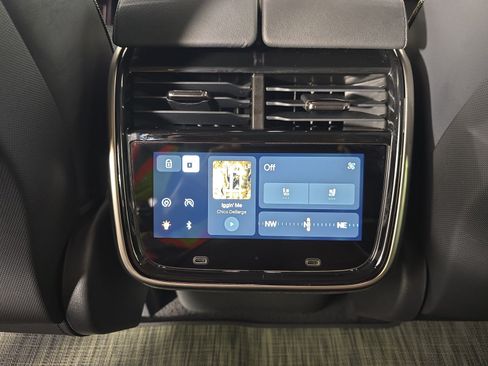 Used 2024 Rivian R1S Adventure AWD/4WD image 28