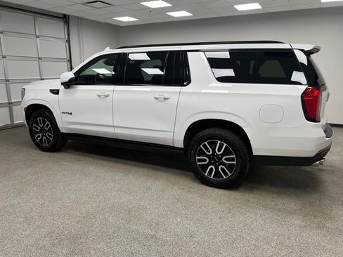 Used 2024 GMC Yukon XL AT4 w/ AT4 Premium Package AWD/4WD image 6