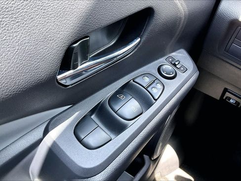 Certified 2024 Nissan Kicks SR w/ SR Premium Package FWD image 33