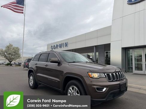 Used 2018 Jeep Grand Cherokee Laredo image 1