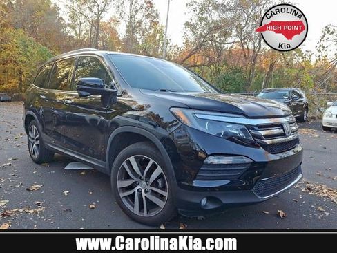 Used 2016 Honda Pilot Touring image 1