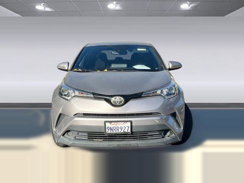 Used 2019 Toyota C-HR LE image 4