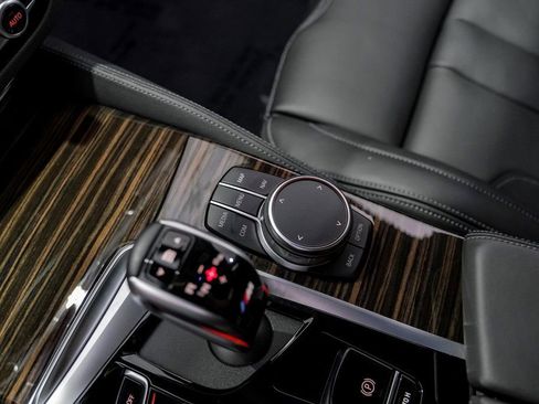 Used 2022 BMW M5 w/ Executive Package image 25