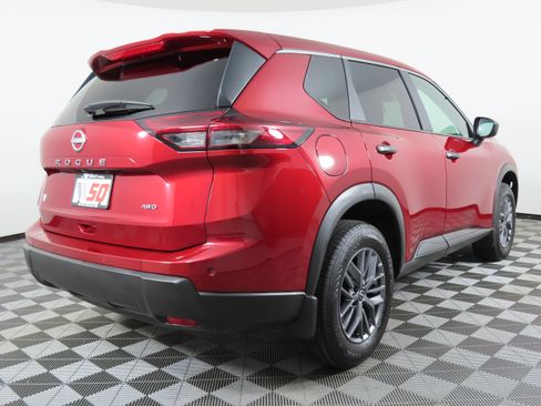 Certified 2025 Nissan Rogue S image 40