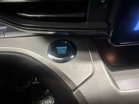 Used 2022 Ford Explorer XLT AWD/4WD image 15