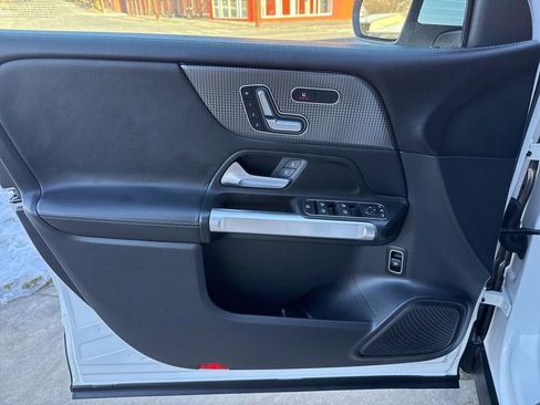 Certified 2021 Mercedes-Benz GLB 250 4MATIC image 15