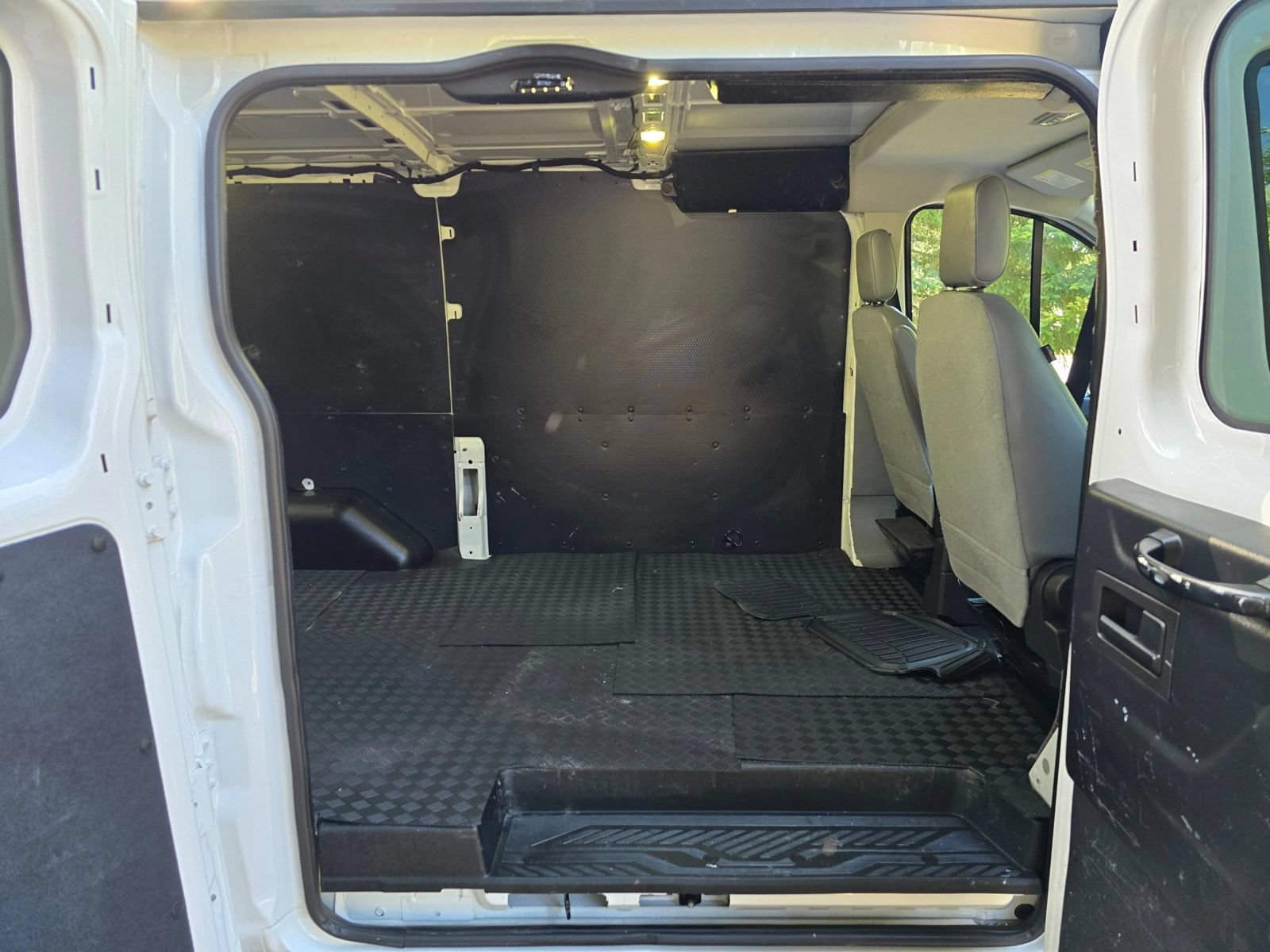 Used 2017 Ford Transit 250 130 Low Roof RWD image 16