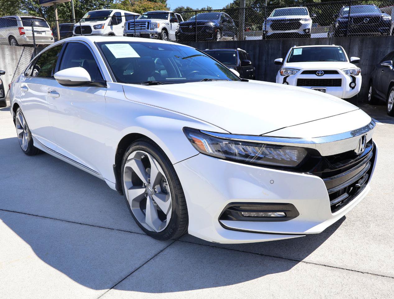 Used 2019 Honda Accord Touring image 9