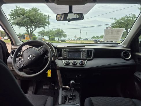 Used 2014 Toyota RAV4 LE FWD image 18