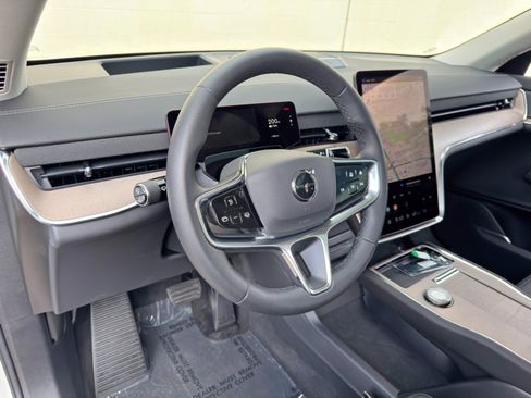 Used 2025 Volvo EX90 Ultra AWD/4WD image 14
