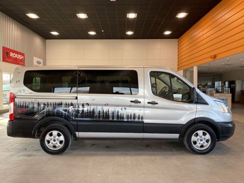 Used 2019 Ford Transit 150 XLT image 6