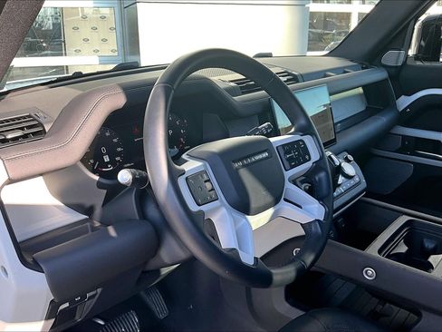Used 2024 Land Rover Defender 130 S image 14