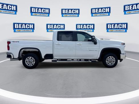 Used 2025 Chevrolet Silverado 2500 LT w/ Convenience Package AWD/4WD image 9