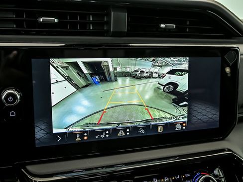 New 2026 GMC Sierra 1500 AT4 w/ AT4 Premium Package AWD/4WD image 16