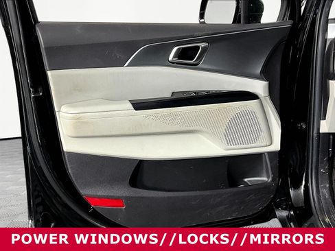 Certified 2022 Kia Carnival LX FWD image 20