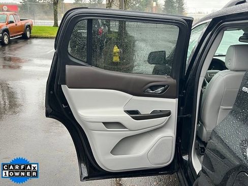 Used 2023 GMC Acadia SLT image 11