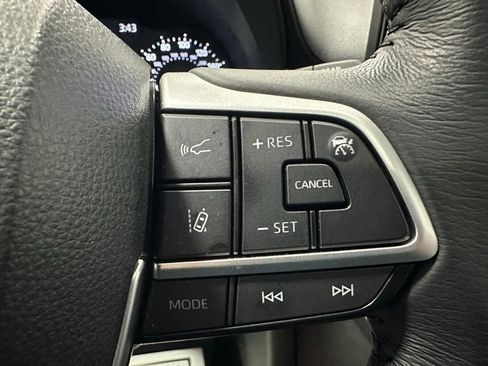 Used 2025 Toyota Sienna XLE image 21