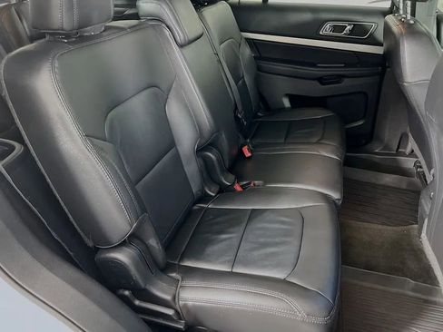Used 2017 Ford Explorer XLT w/ Equipment Group 202A image 29
