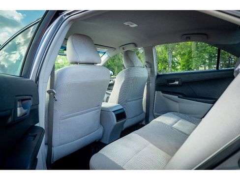 Used 2013 Toyota Camry FWD image 12