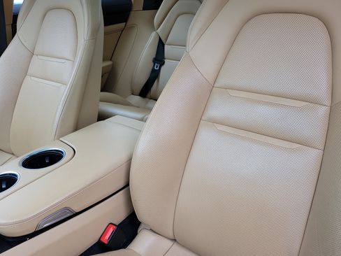 Used 2018 Porsche Panamera image 11